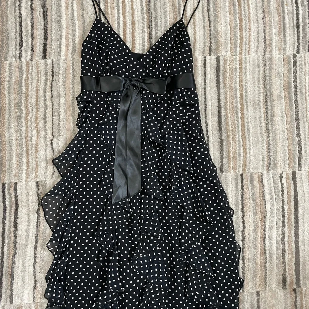 Black & white polka dot spaghetti strap dress - size 4 - Picture 2 of 10